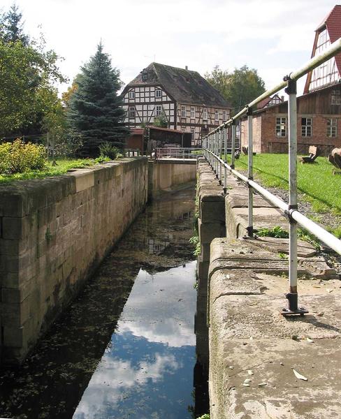 Schleuse des Landgraf-Carl-Kanals